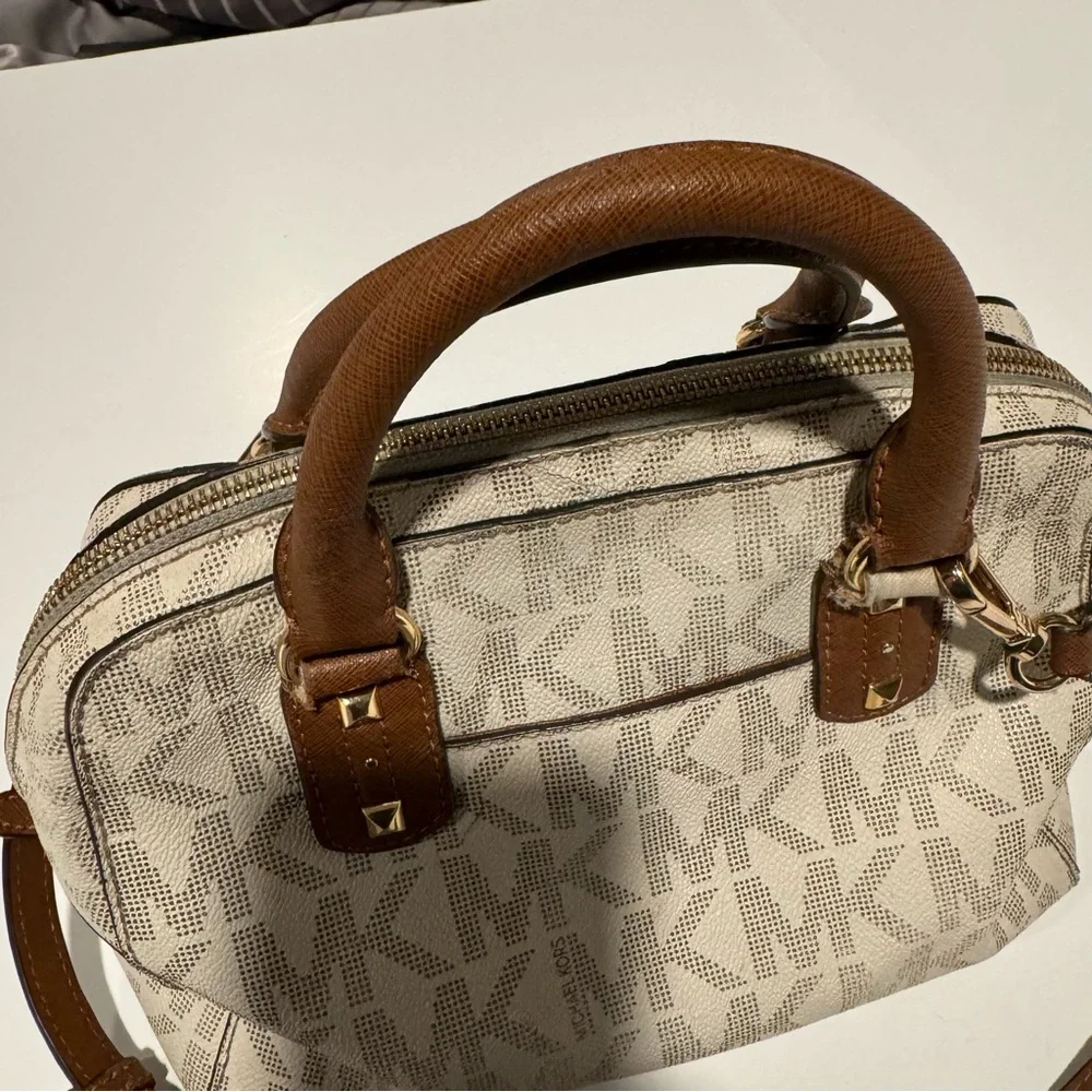 Micheal Kors Logo Hand Bag With Crossbody Strap